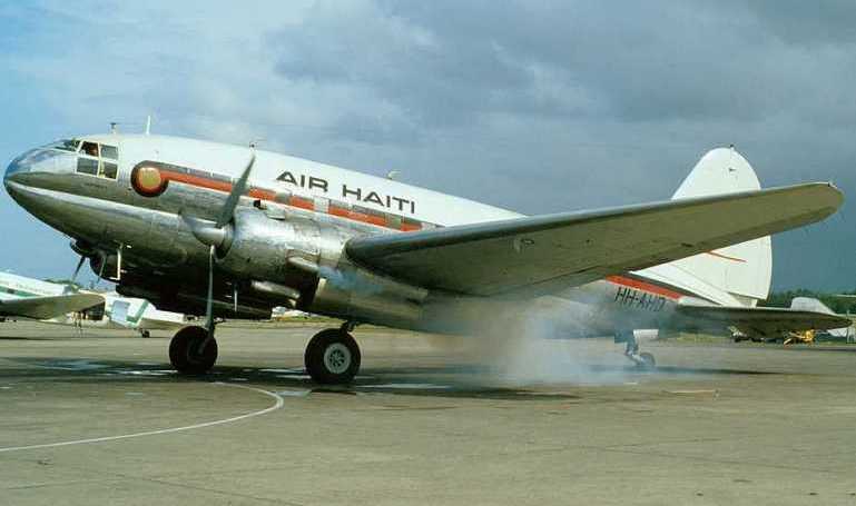 CURTISS C-46 Commando CURTISS CW-20 Commando C46 aircraft photograph