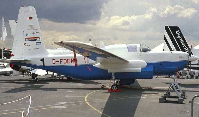 GROB D-500 Egrett 2 GROB G-520 Strato 1 EGRT aircraft photograph