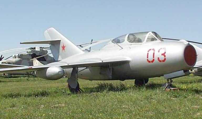 AERO (2) CS-102 AERO (2) S-102 AERO (2) S-103 MIKOYAN MiG-15 PZL-MIELEC LiM-1 PZL-MIELEC LiM-2 PZL-MIELEC SBLiM-1 PZL-MIELEC SBLiM-2 MG15 aircraft photograph
