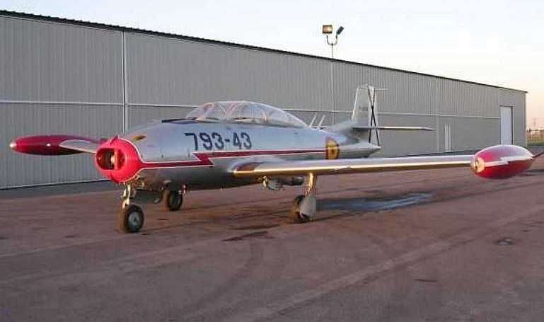 CASA HA-220 Super Saeta HISPANO HA-200 Saeta HISPANO HA-220 Super Saeta SATA aircraft photograph