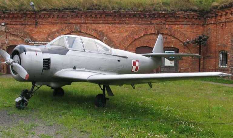 PZL-MIELEC TS-8 Bies TS8 aircraft photograph